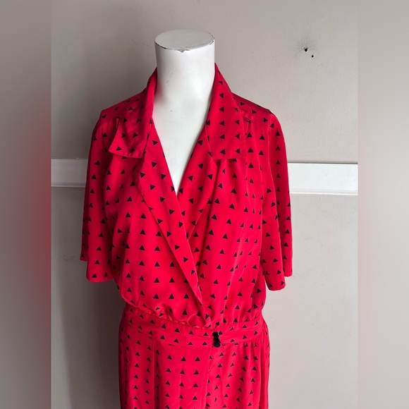 Liz Claiborne Red Midi Dress with Black Accents Size 10 - Picture 2 of 7